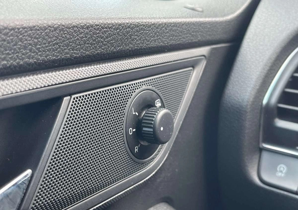 Skoda Fabia cena 45900 przebieg: 115508, rok produkcji 2019 z Kobylin małe 301
